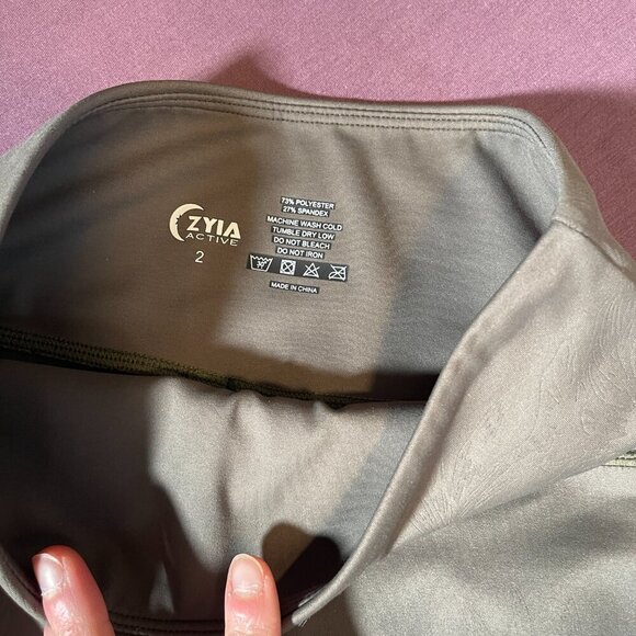 Zyia Active leggings in green with shadow floral pattern - size 2 - Picture 4 of 6